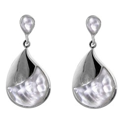 Stud Earrings in Mother of Pearl And Silver
